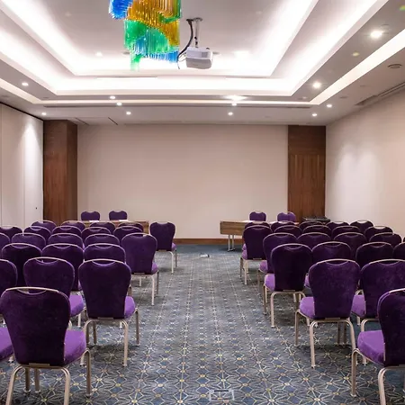 Uranus Topkapi Szálloda 5*